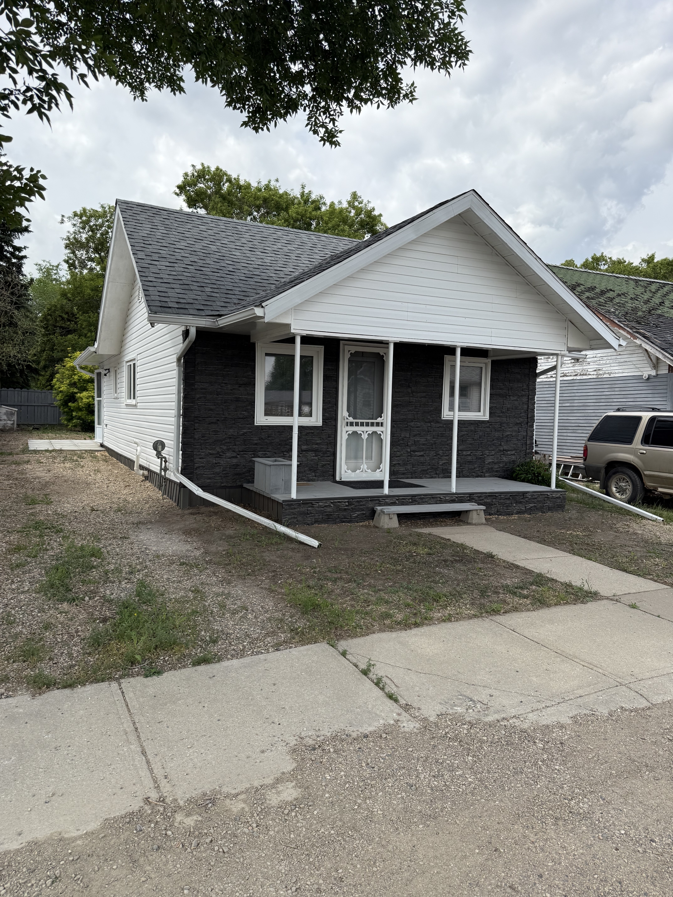 836 Outlook Avenue