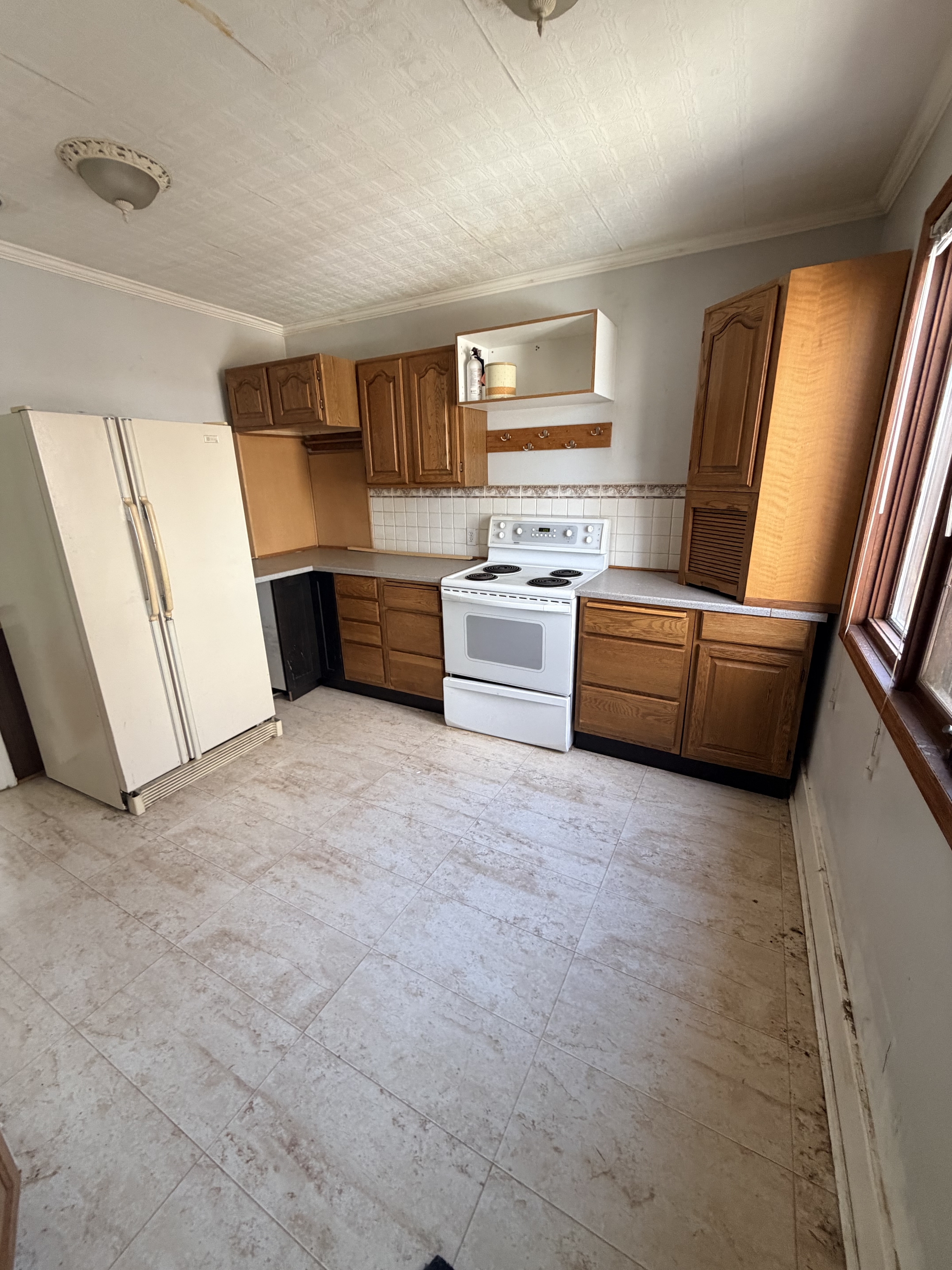 627 9th Street East
